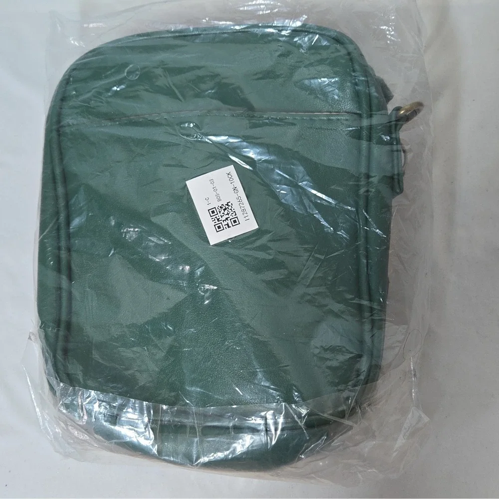 Women's Hunter Green Crossbody Bag Faux Leather Multi Compartment Everyday Purse - Picture 2 of 3